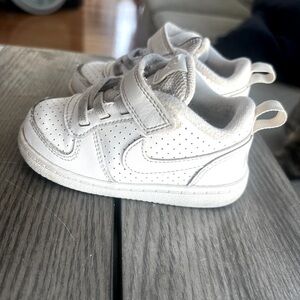 Toddler nike air force 1 shoes size 6C / sku 870029-100